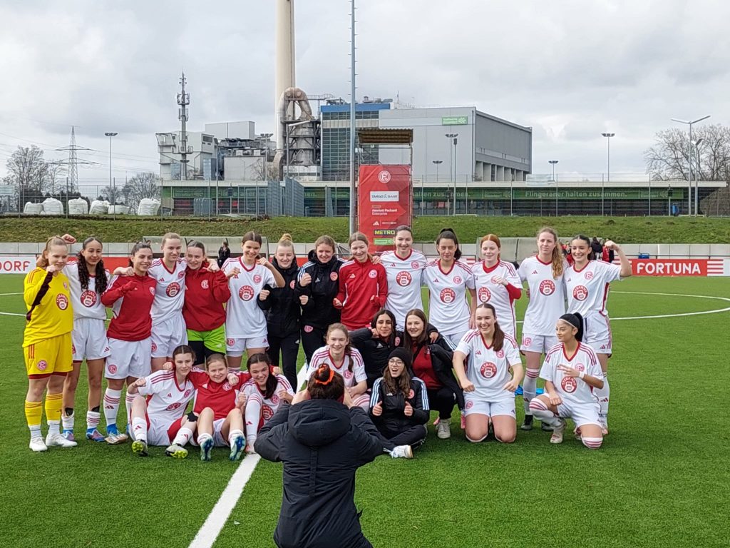 F95 vs TUSA: So seh'n Siegerinnen aus! (Foto: Lucia)
