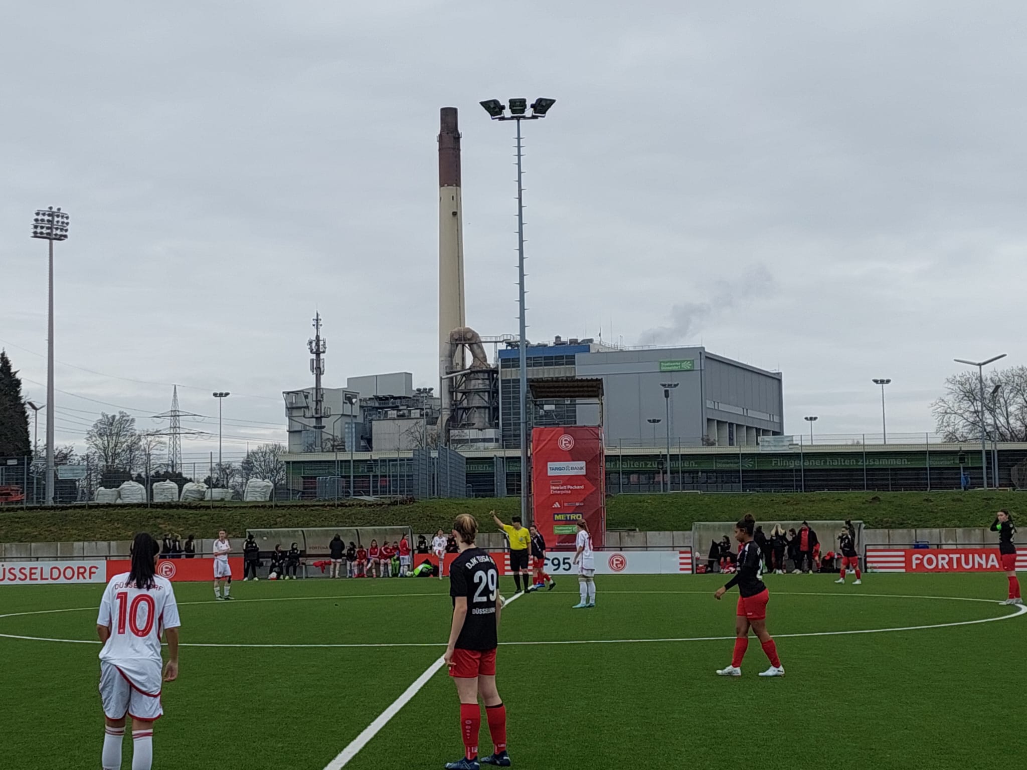 F95 vs TUSA: Fußball ist auffem Platz (Foto: Lucia)