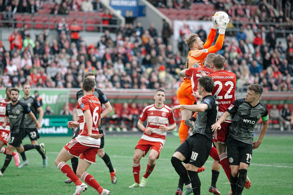 F95 vs Elversberg: Mutiger Tormann der SVE (Foto: Sandra Drljaca)