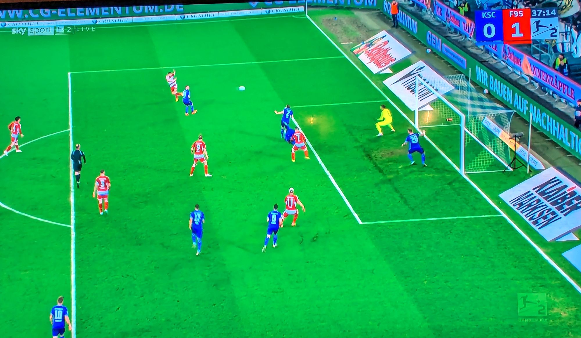 KSC vs F95: Das lustige 1:0 durch Tzolis (SCreenshot Sky)