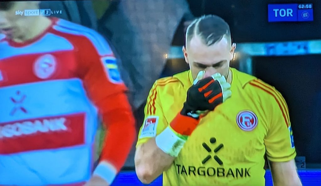 KSC vs F95: Flo Kastenmeier, die arme Socke (SCreenshot Sky)