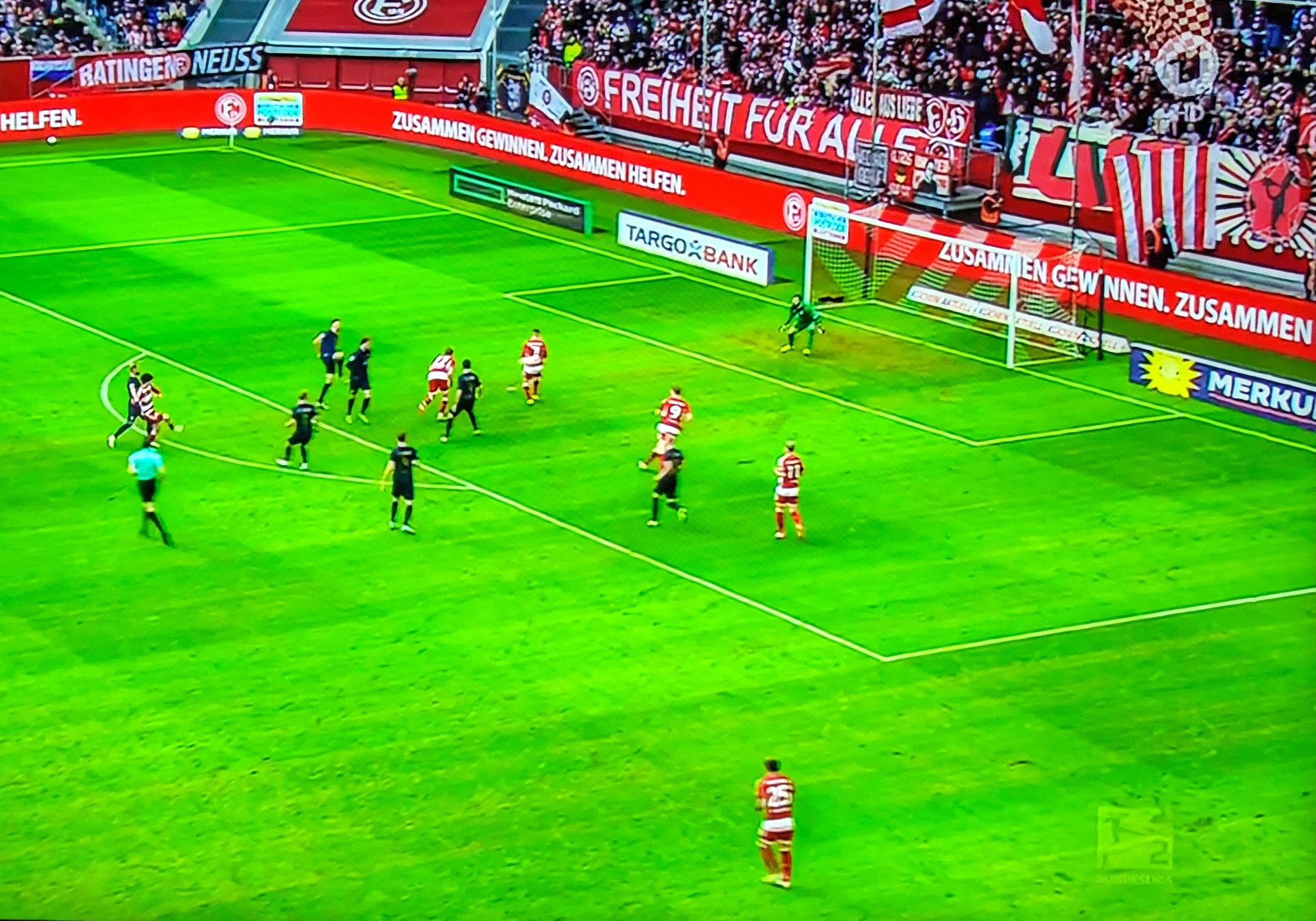 F95 vs Rostock: So macht Ao das 2:0 (Screenshot ARD)