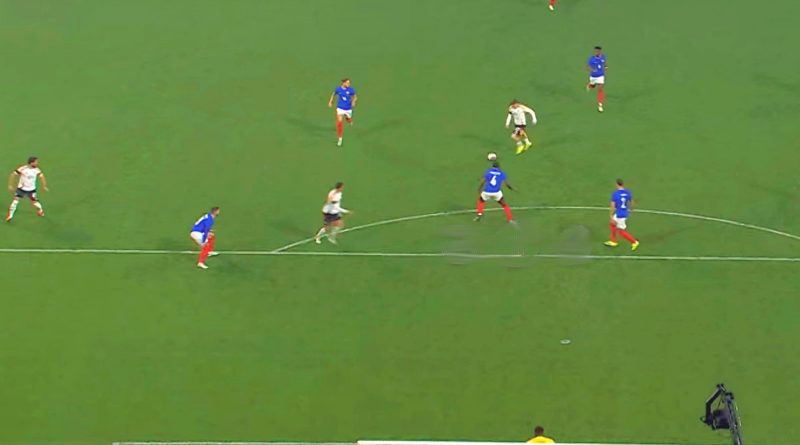 Frankreich vs Deutschland: Eingebübter Spielzug zum 0:1 (Screenshot ZDF)