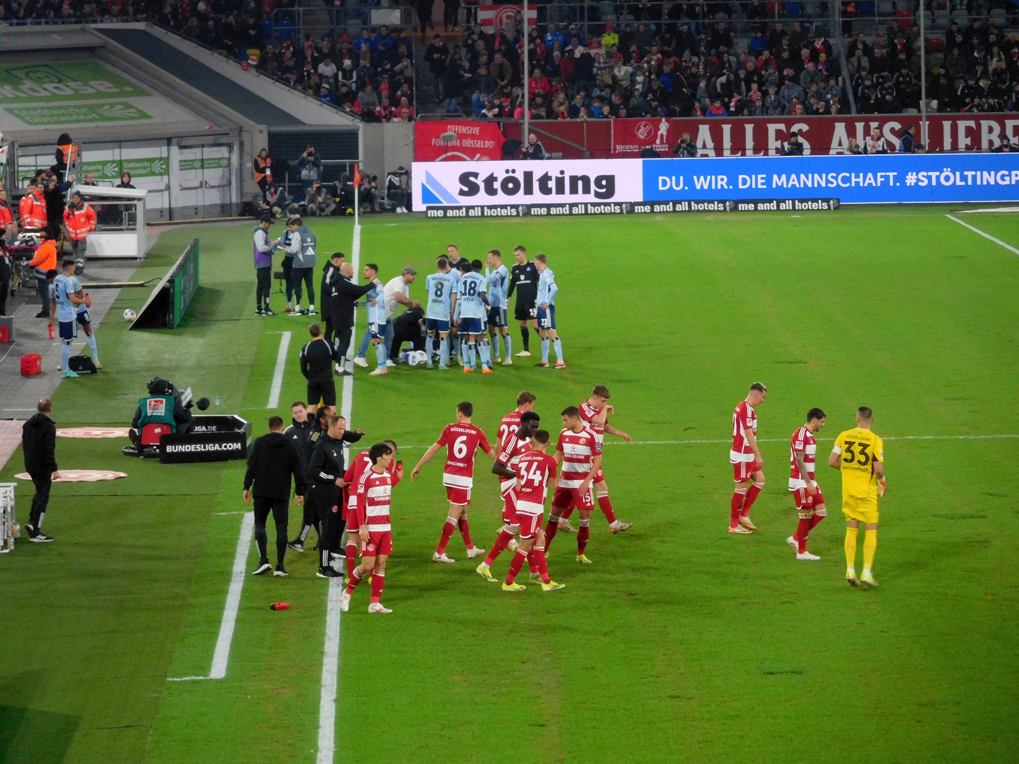 F95 vs HSV:  Kurze Besprechung vor der Bank (Foto: FP)