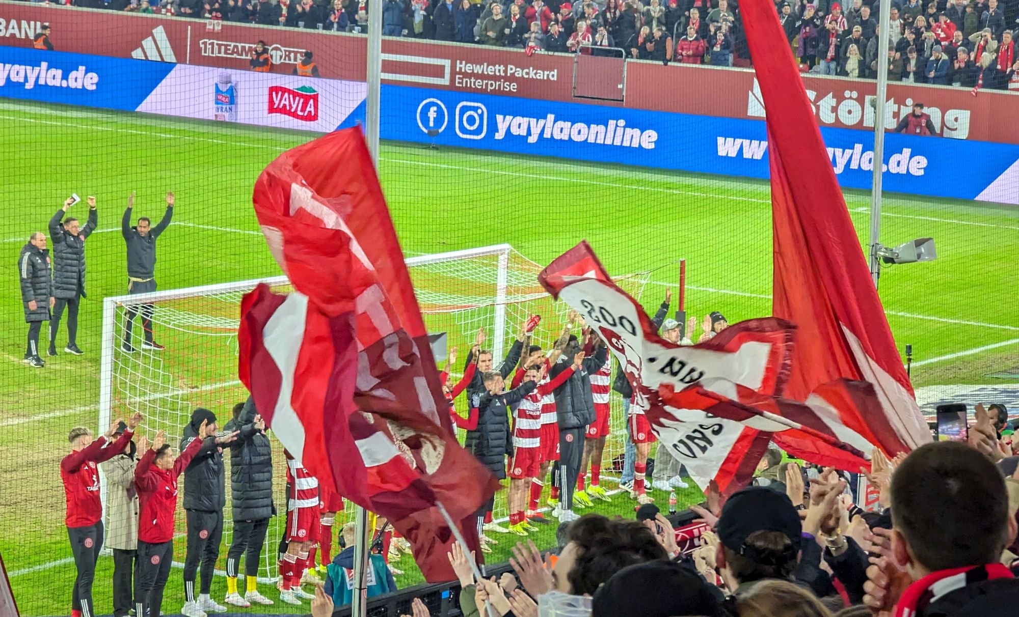 F95 vs HSV:  So lassen sich Sieger vor der Kurve feiern (Foto: FP)