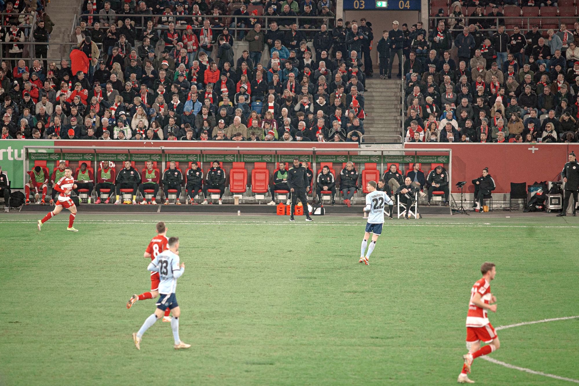 F95 vs HSV: Blitzsaubere Leistung auch von Trainer Thioune (Foto: Sandra Drljaca)