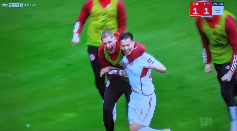 Kaiserslautern vs F95: Jordy jubelt mit Shinta nach dem 1:2 (Screenshot Sky)