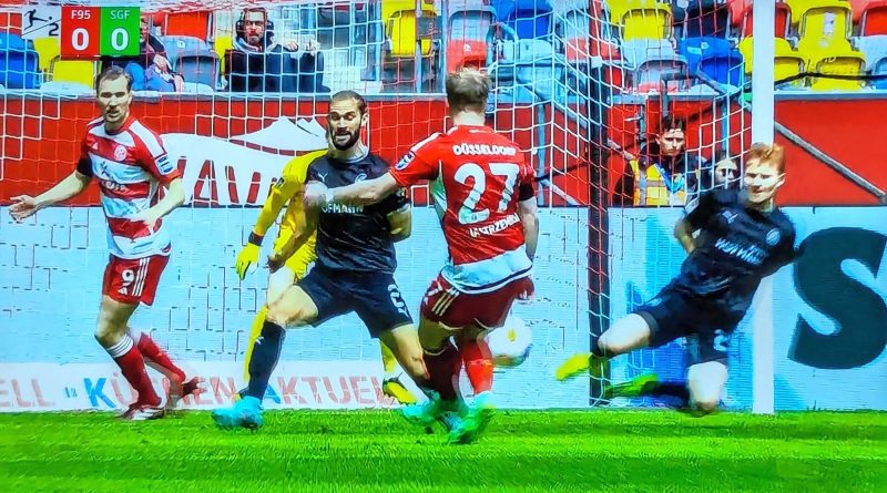 F95 vs Fürth: Da hätte Jastrzembski das Tor machen können (Screenshot ARD)