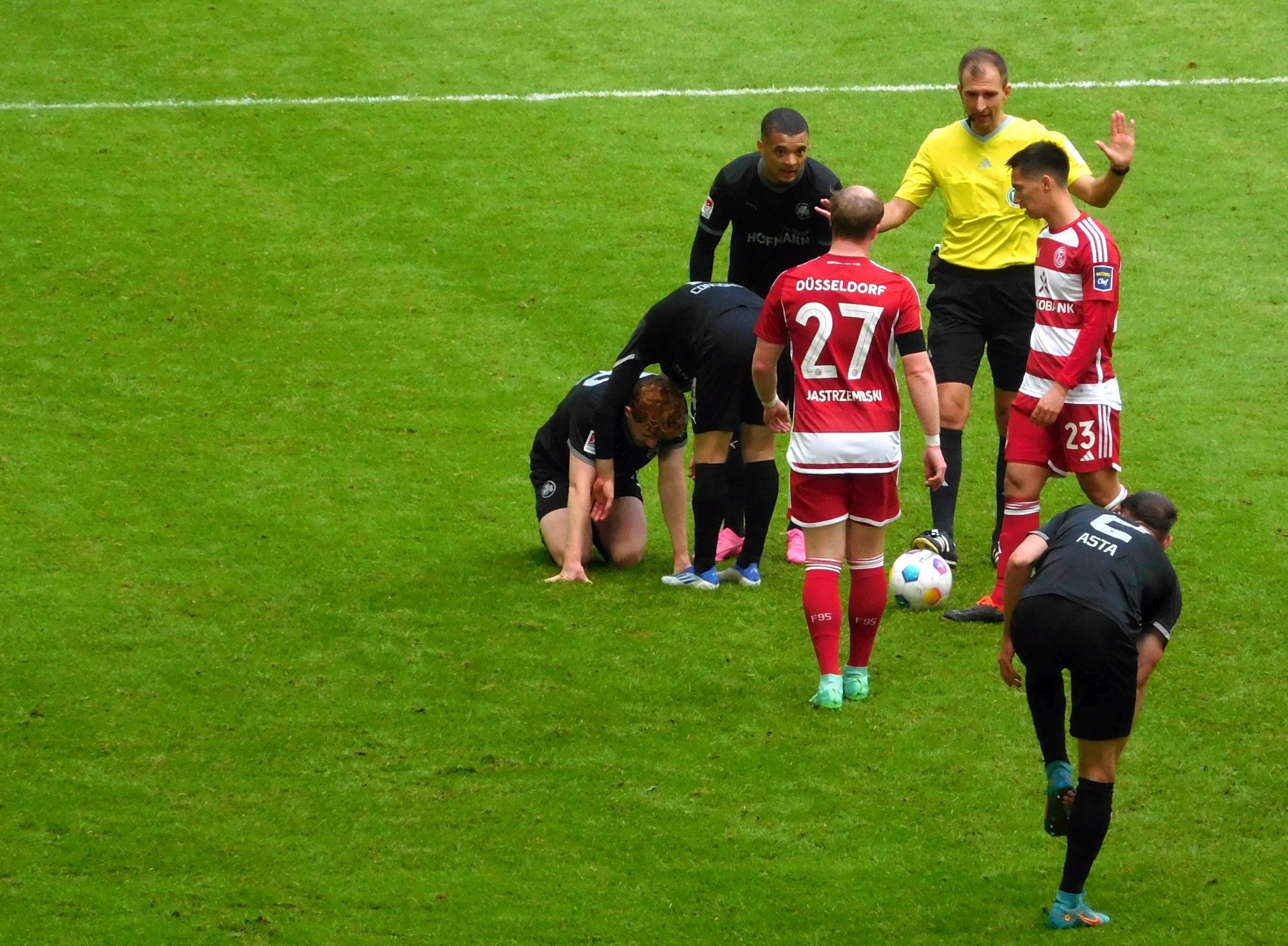 F95 vs Fürth: Schiri Heft, ein großer Darsteller (Foto: FP)
