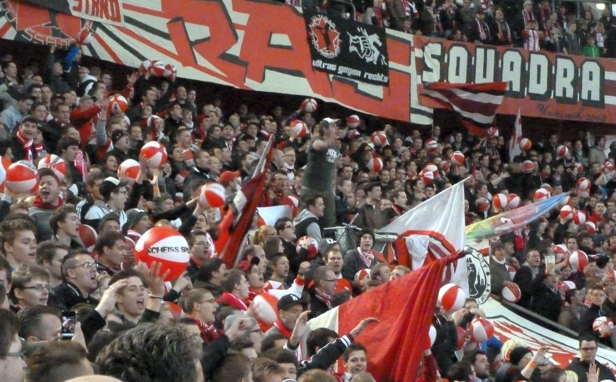 Vorsänger Nico im Block 42 im Jahr 2012 (Foto: FP)
