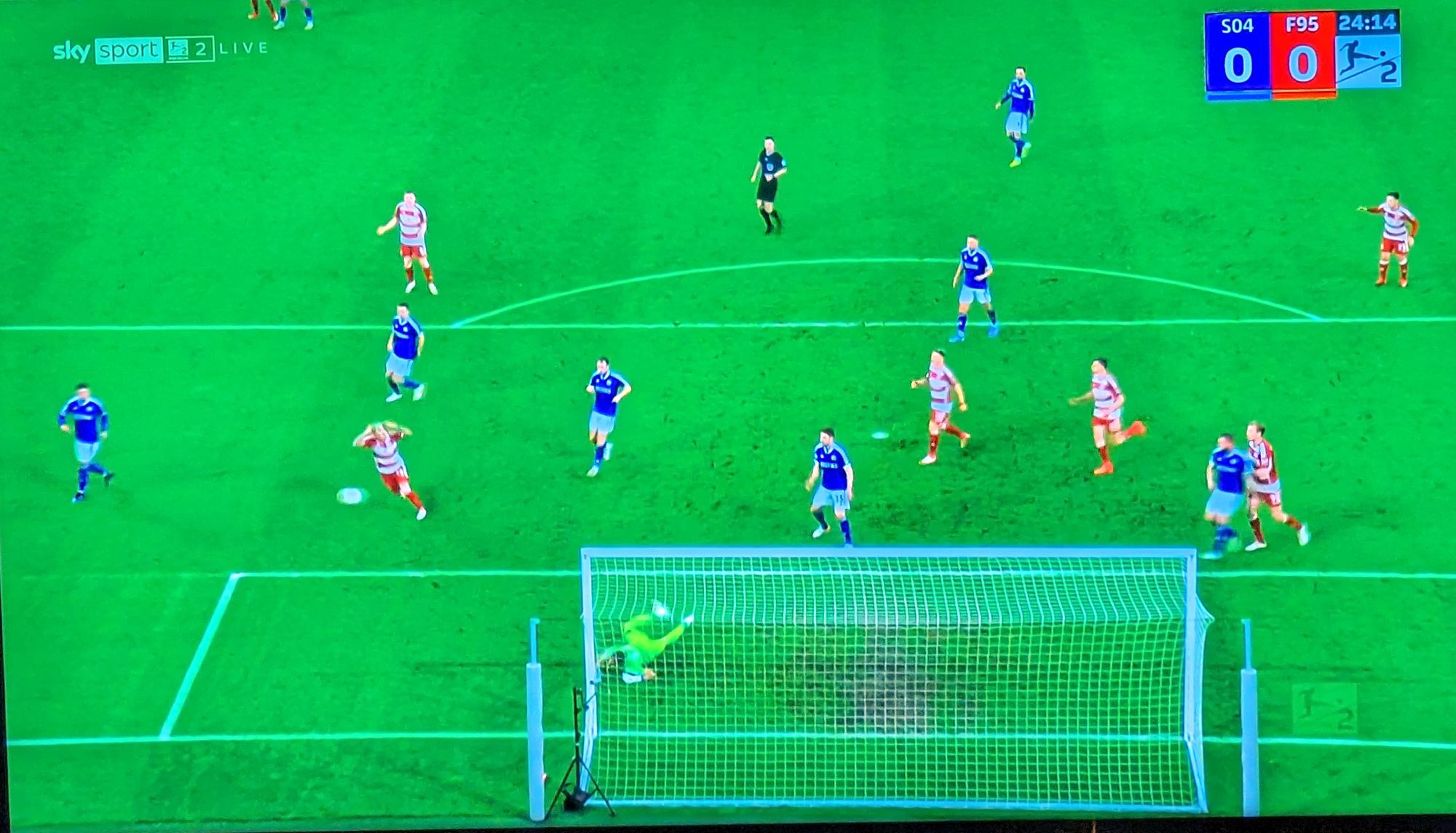 Schalke vs F95: Frühe Torchance für Zimmermann (Screenshot Sky)