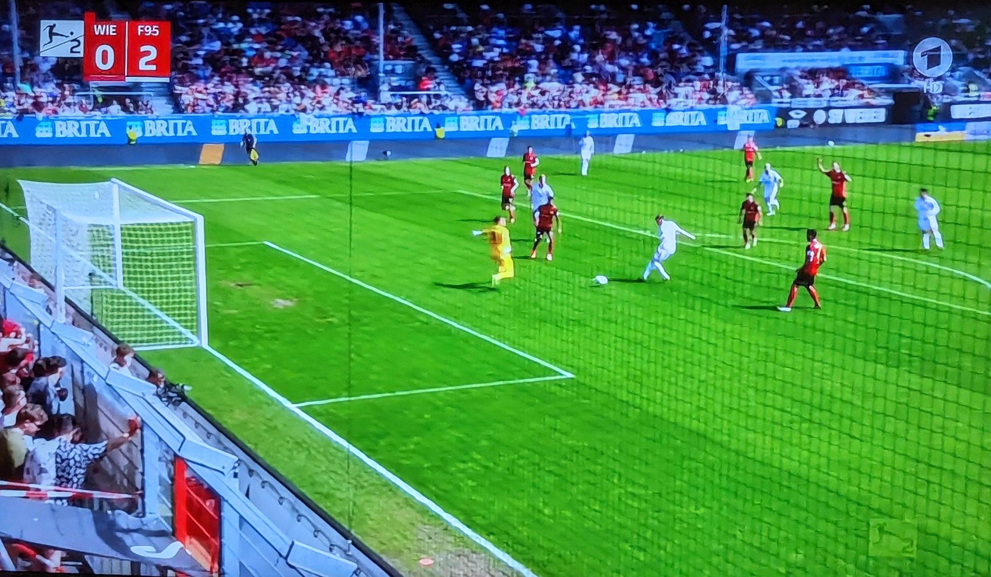 Wehen vs F95: Das wunderbare 2:0 durch Jóhannesson (Screenshot Sky)