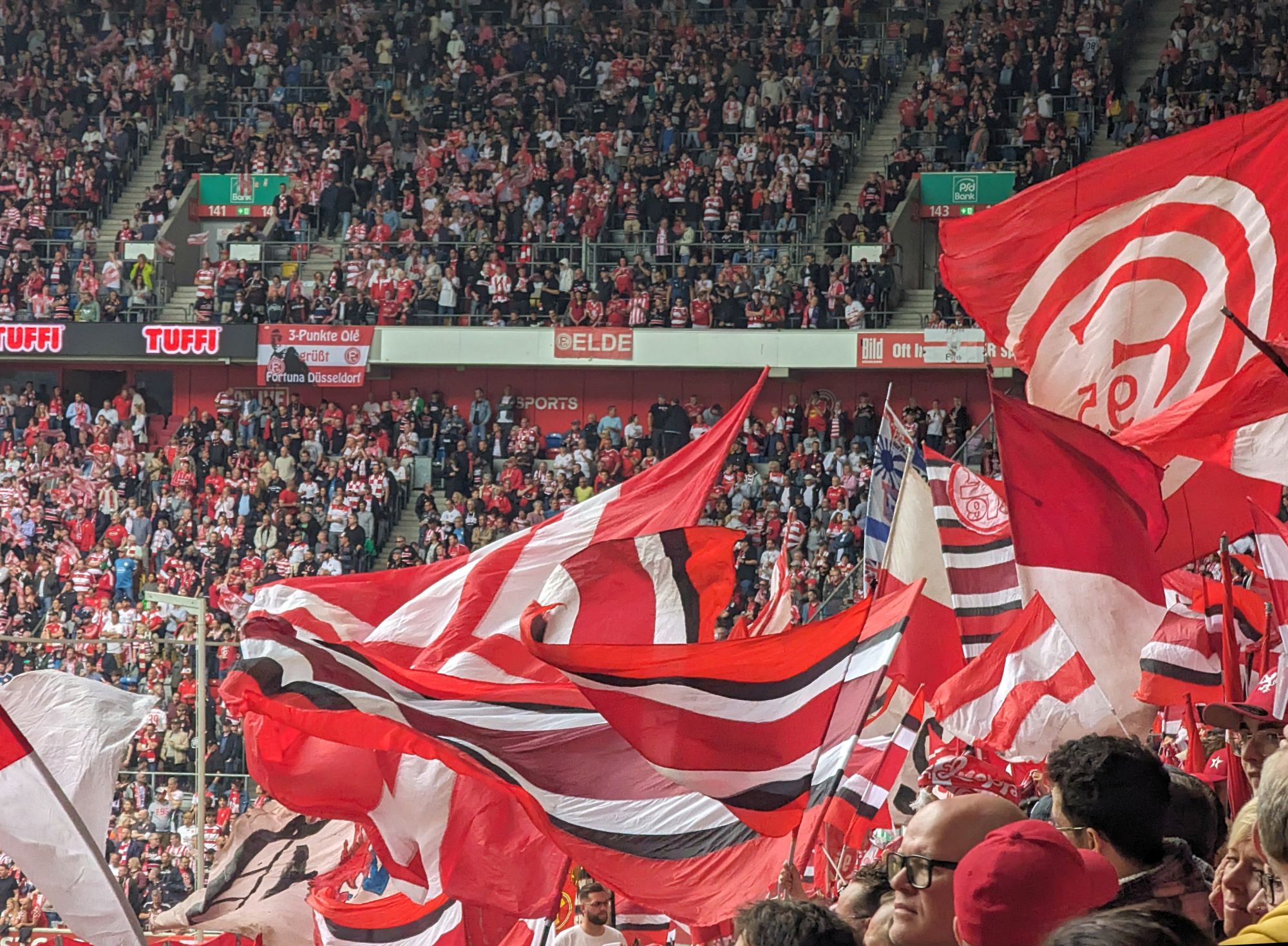 F95 vs Magdeburg:   Das Fahnenmeer der Ultras (Foto: FP)