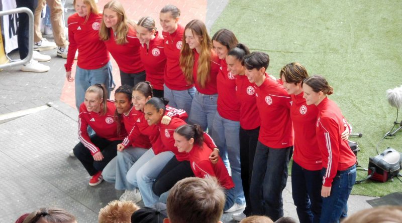 F95 vs Magdeburg: Und vor dem Spiel wurden unsere Frauen geehrt (Foto: FP)