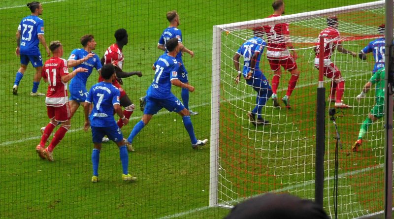 F95 vs Magdeburg: Alle Mann im Sechzehner (Foto: FP)