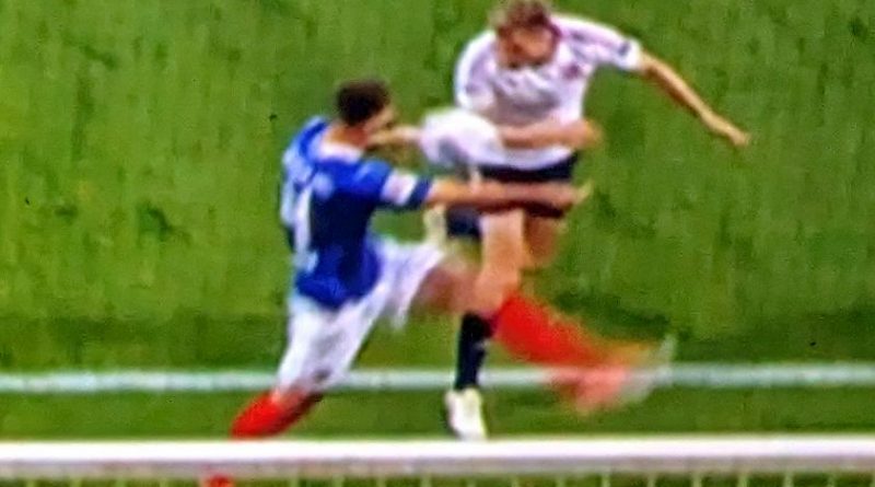 Kiel vs F95: Das Handspiel in voller Schönheit (Screenshot Sky)