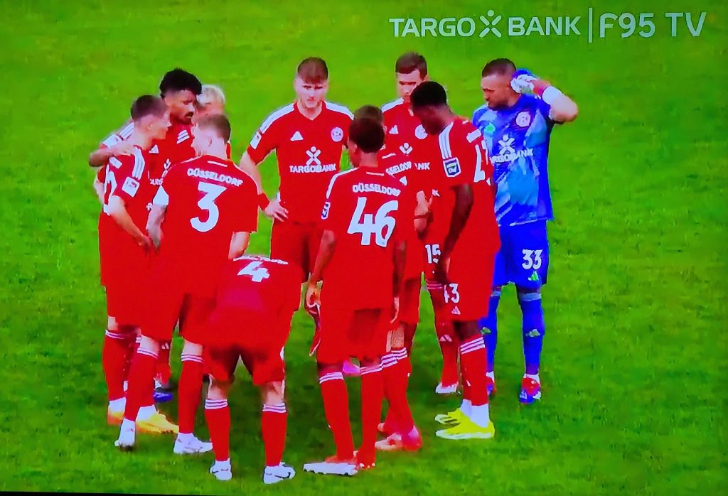 F95 vs DVTK: Testspiel im Trainingslager in den neuen Heimtrikots (Screenshot f95.tv)