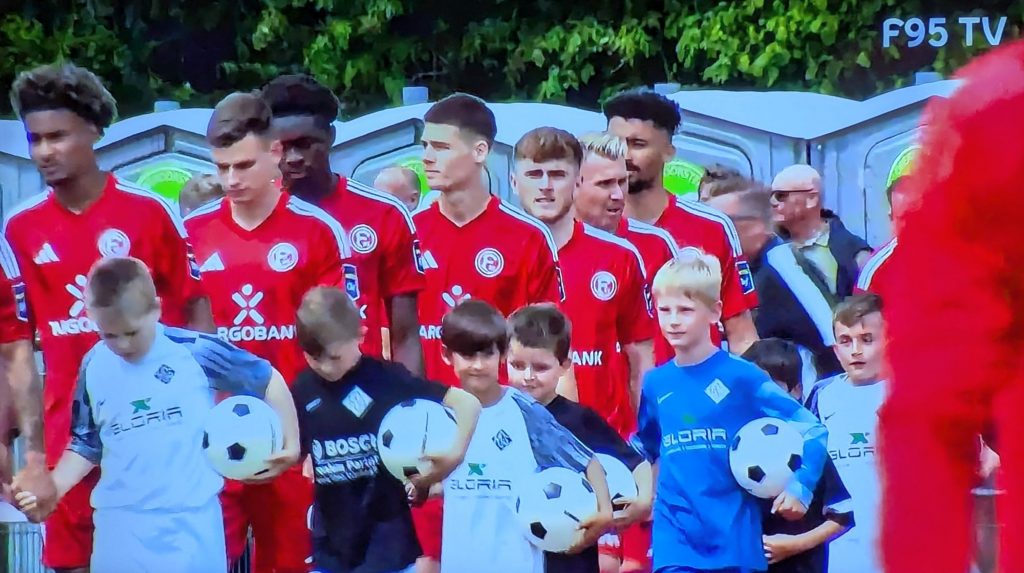 HSG vs F95: Auflauf der Gladiatoren (Screenshot f95.tv)