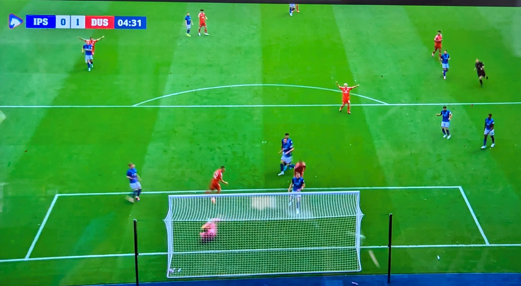 Ipswich vs F95: Danny Schmidt vollstreckt in der 5. Minute (Screenshot: TownTV)