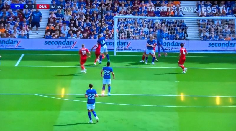 Ipswich vs F95: Nicht die einzige Rettungstat von Flo Kastenmeier (Screenshot: TownTV)