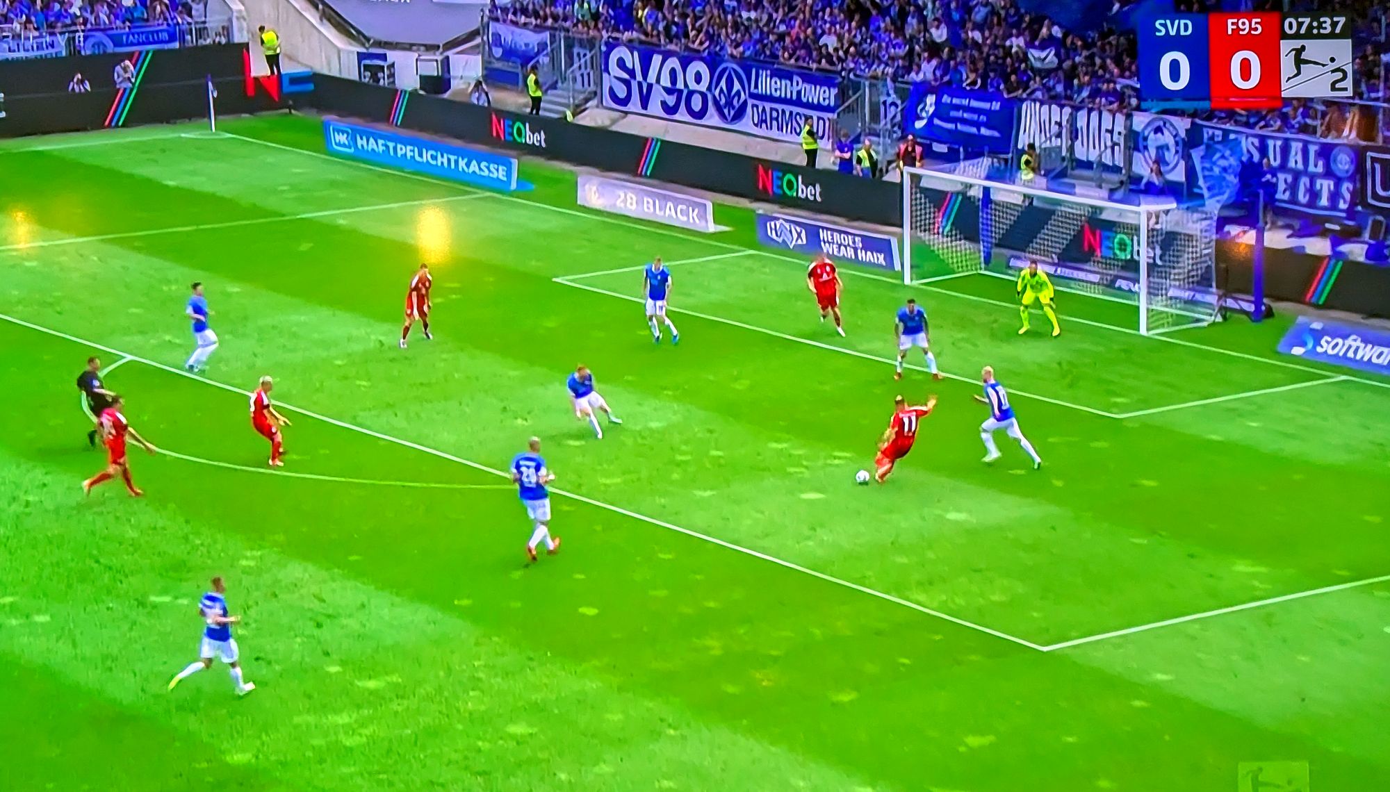 Darmstadt vs F95: Frühe Chance für Felix Klaus (Screenshot: Sky)