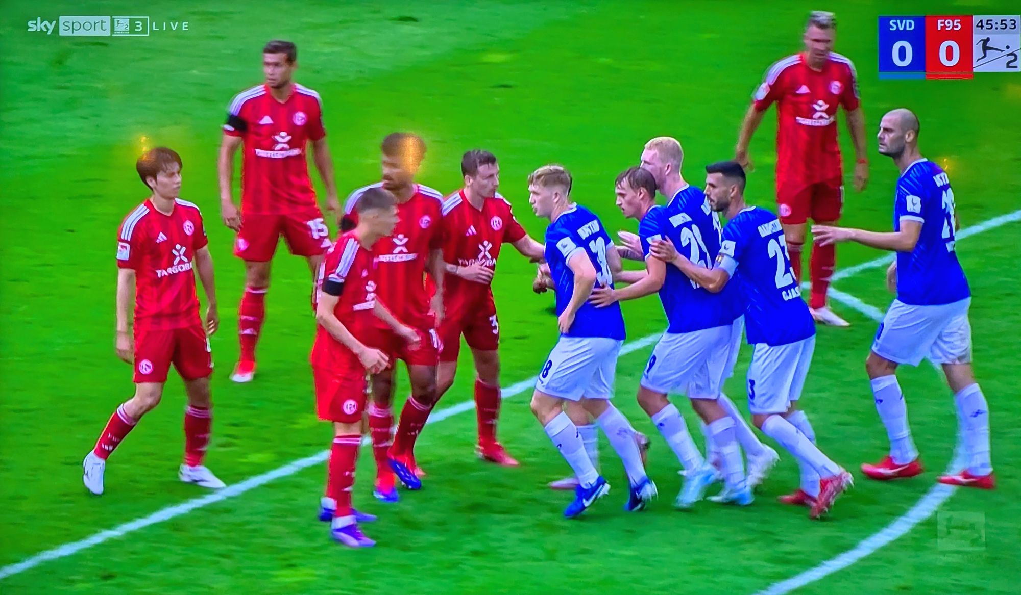 Darmstadt vs F95: Interessante Variante des SVD bei Ecken (Screenshot: Sky)