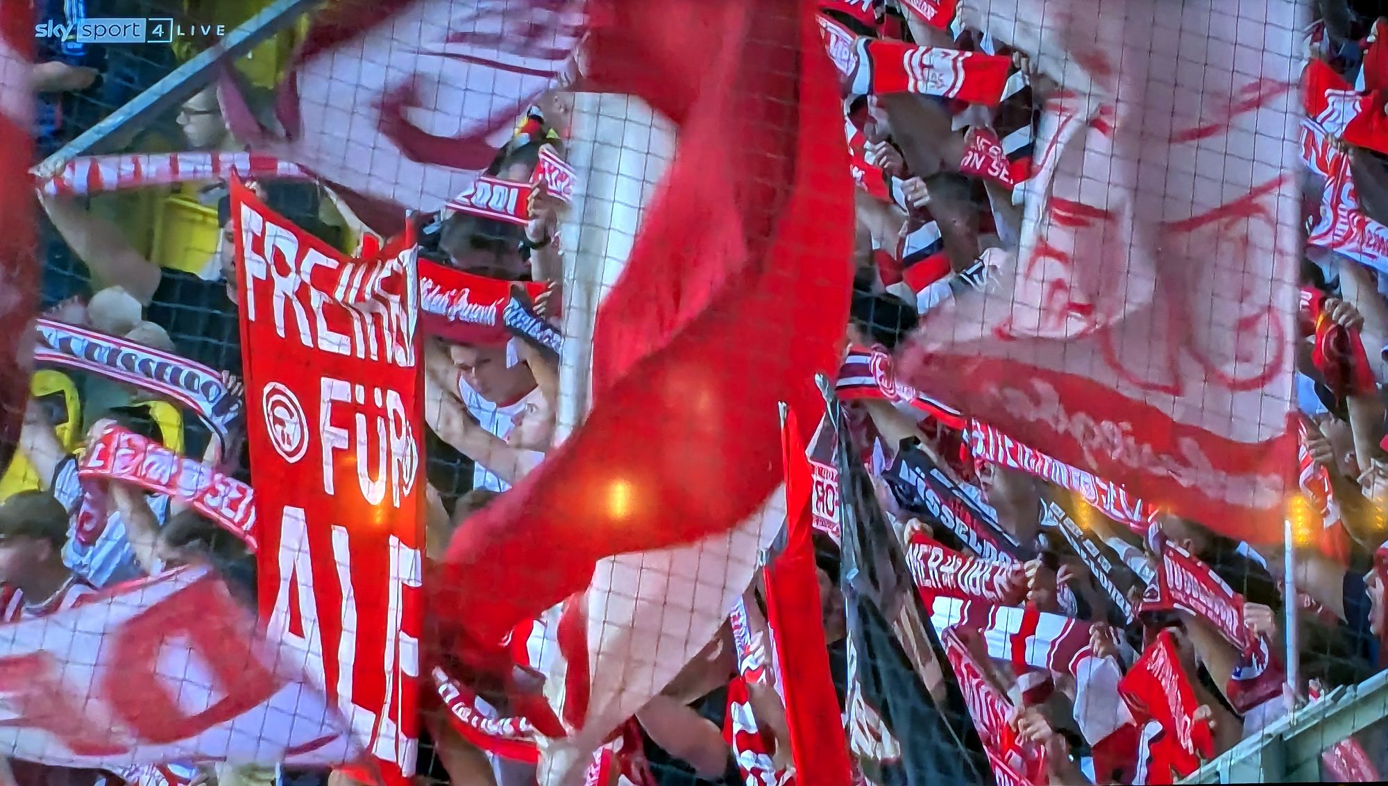 Dresden vs F95: Am Support der Fortuna-Fans hat's nicht gelegen (Screenshot Sky)