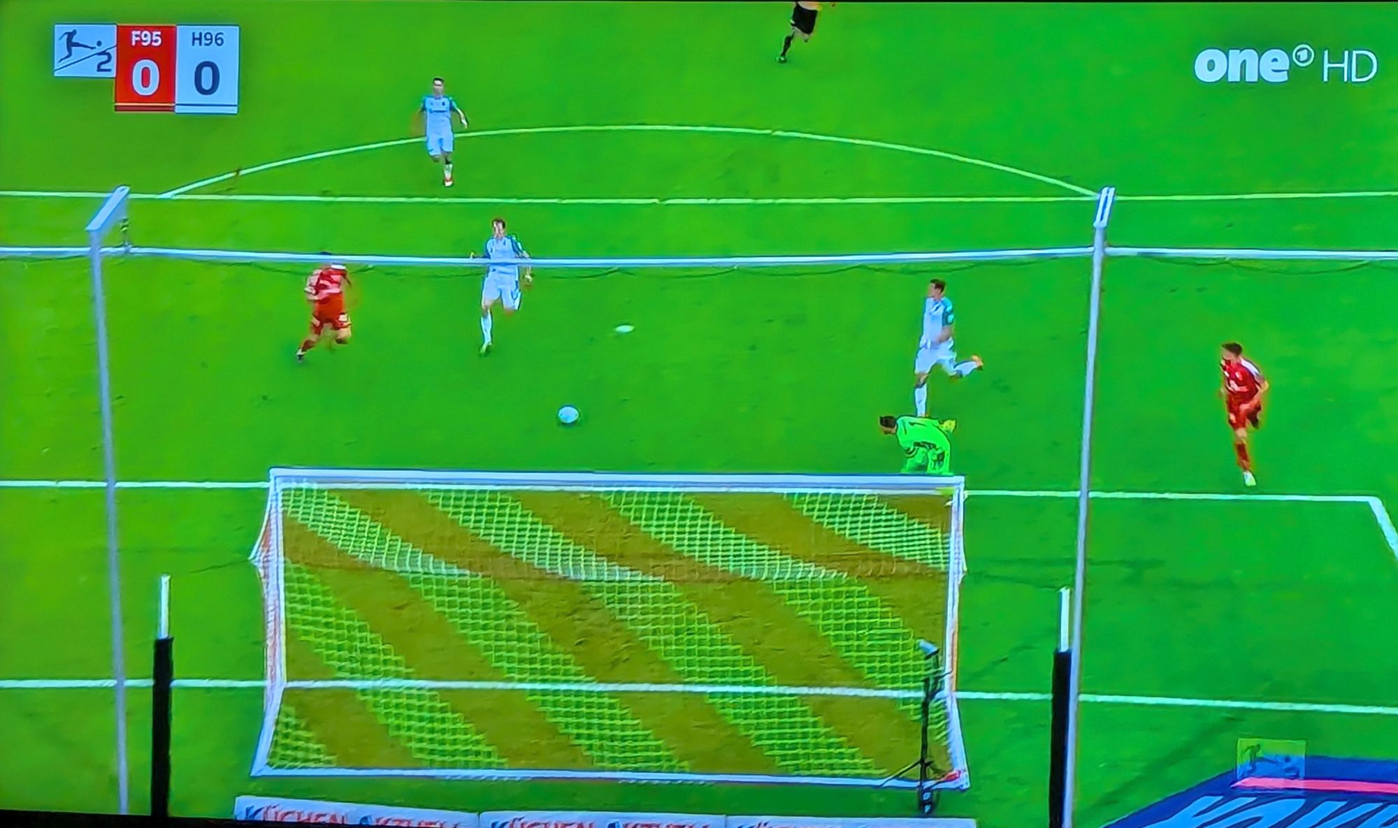 F95 vs Hannover: Mann, was für eine Chance in der 14. Minute! (Screenshot ARD)