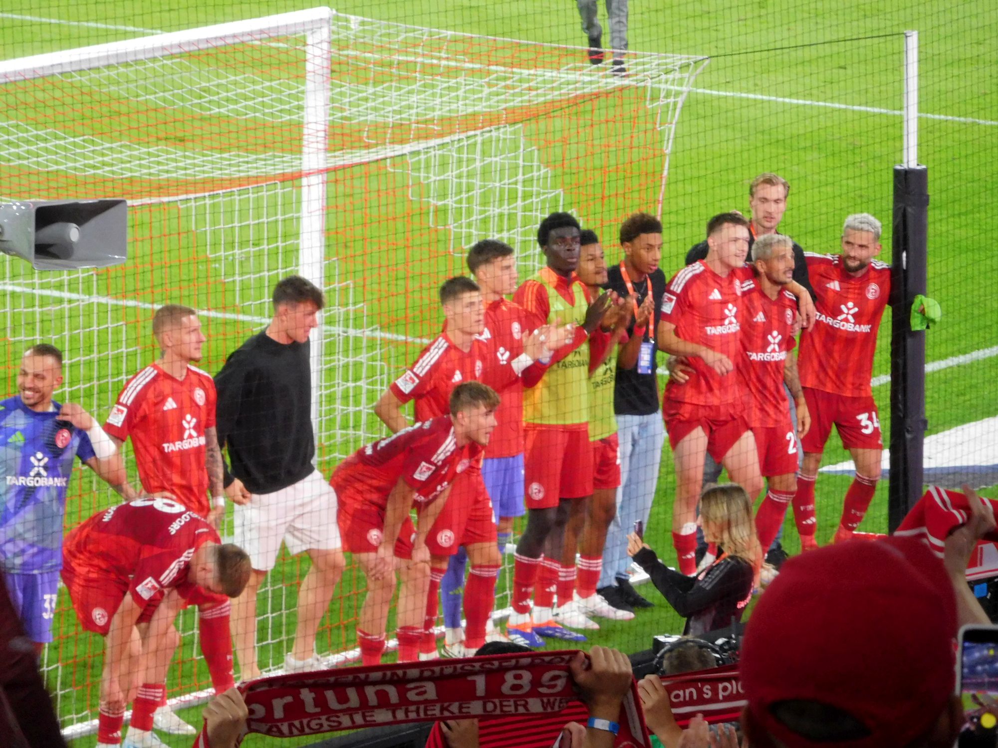 F95 vs Hannover: Die Jungs lassen sich zu Recht feiern (Foto: FP)