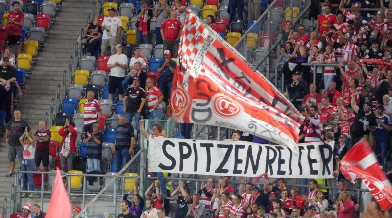 F95 vs Hannover: Passend vorbereitetes Banner (Foto: FP)