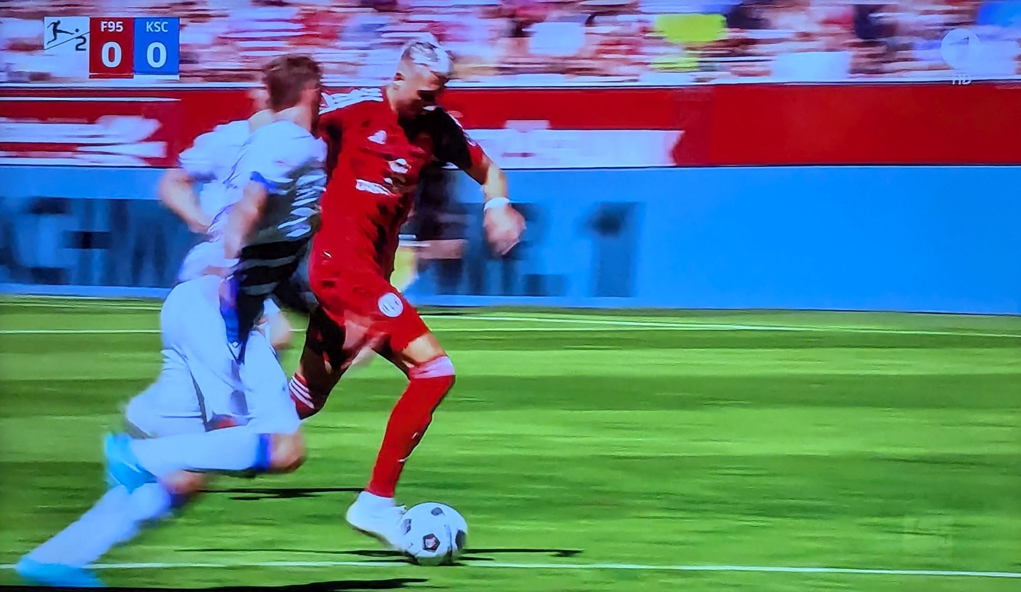 F95 vs KSC: Mit Jona kam mehr Dynamik ins Spiel (Screenshot ARD)