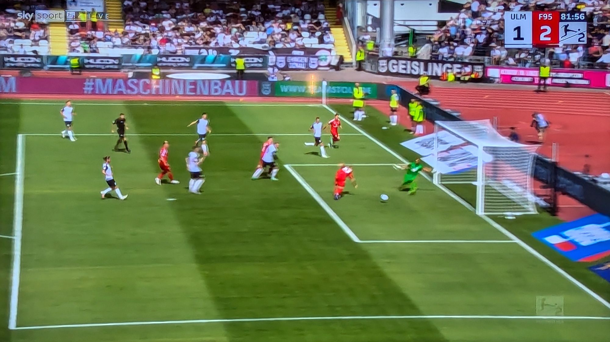 Ulm vs F95: Eine feine Kombi zwischen Rossmann und Schmidt bringt den Siegtreffer (Screenshot Sky)