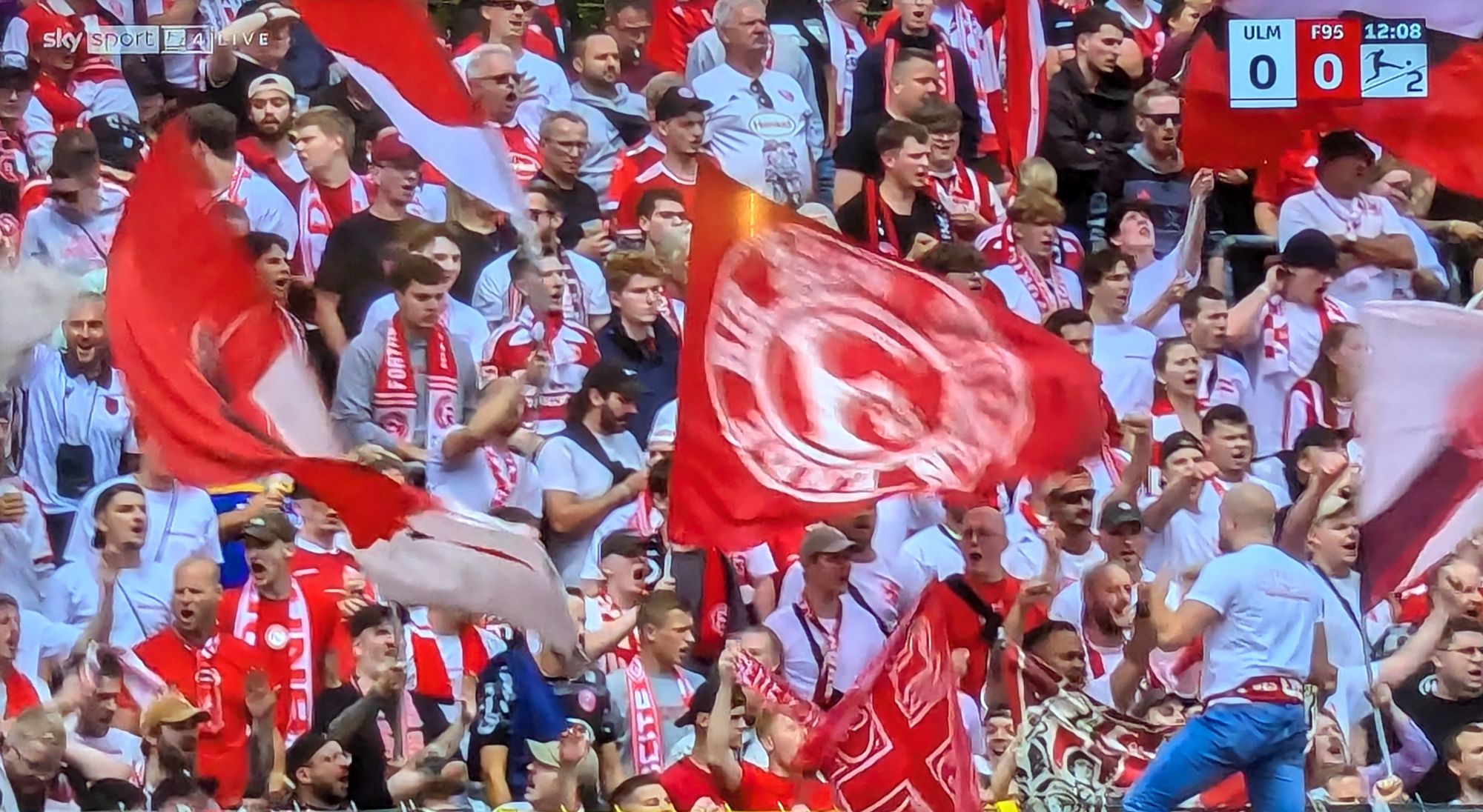 Ulm vs F95: Bedingungsloser Support - zumindest auswärts (Screenshot Sky)