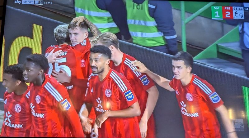 Fürth vs F95: Der Jubel nach dem späten Siegtor (Screenshot Sky)