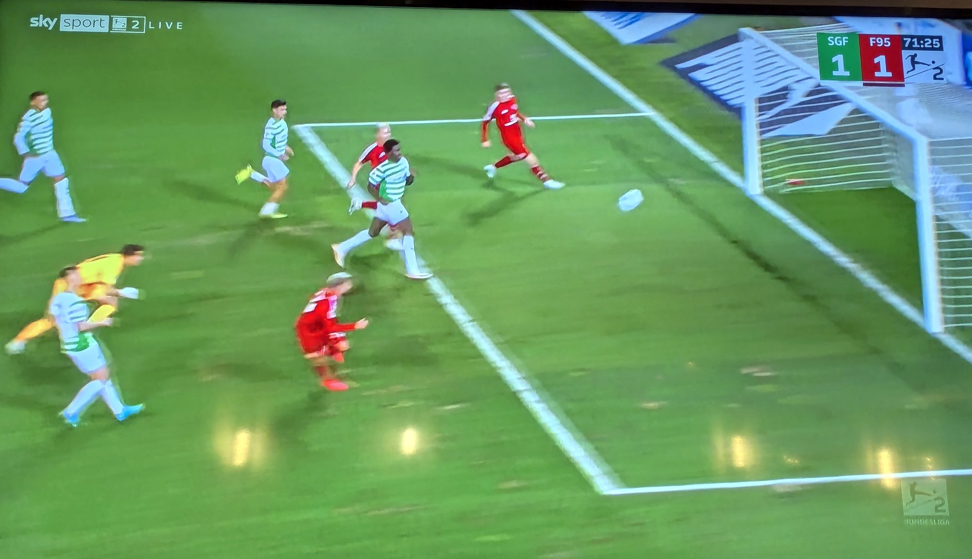Fürth vs F95: Das hätte das 2:1 sein müssen, Nico (Screenshot Sky)