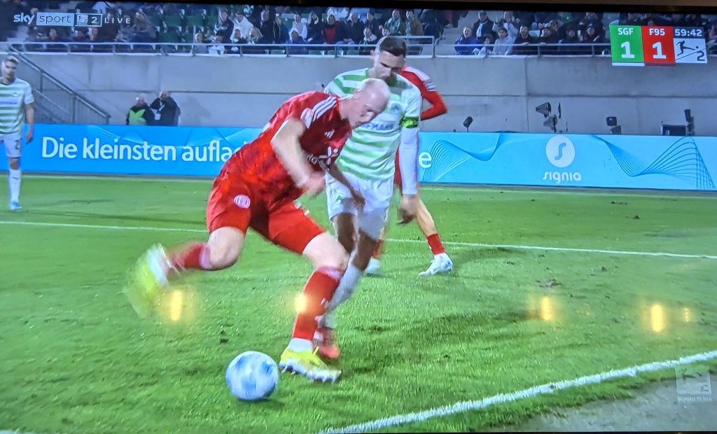 Fürth vs F95: Valli Lunddal in Aktion (Screenshot Sky)