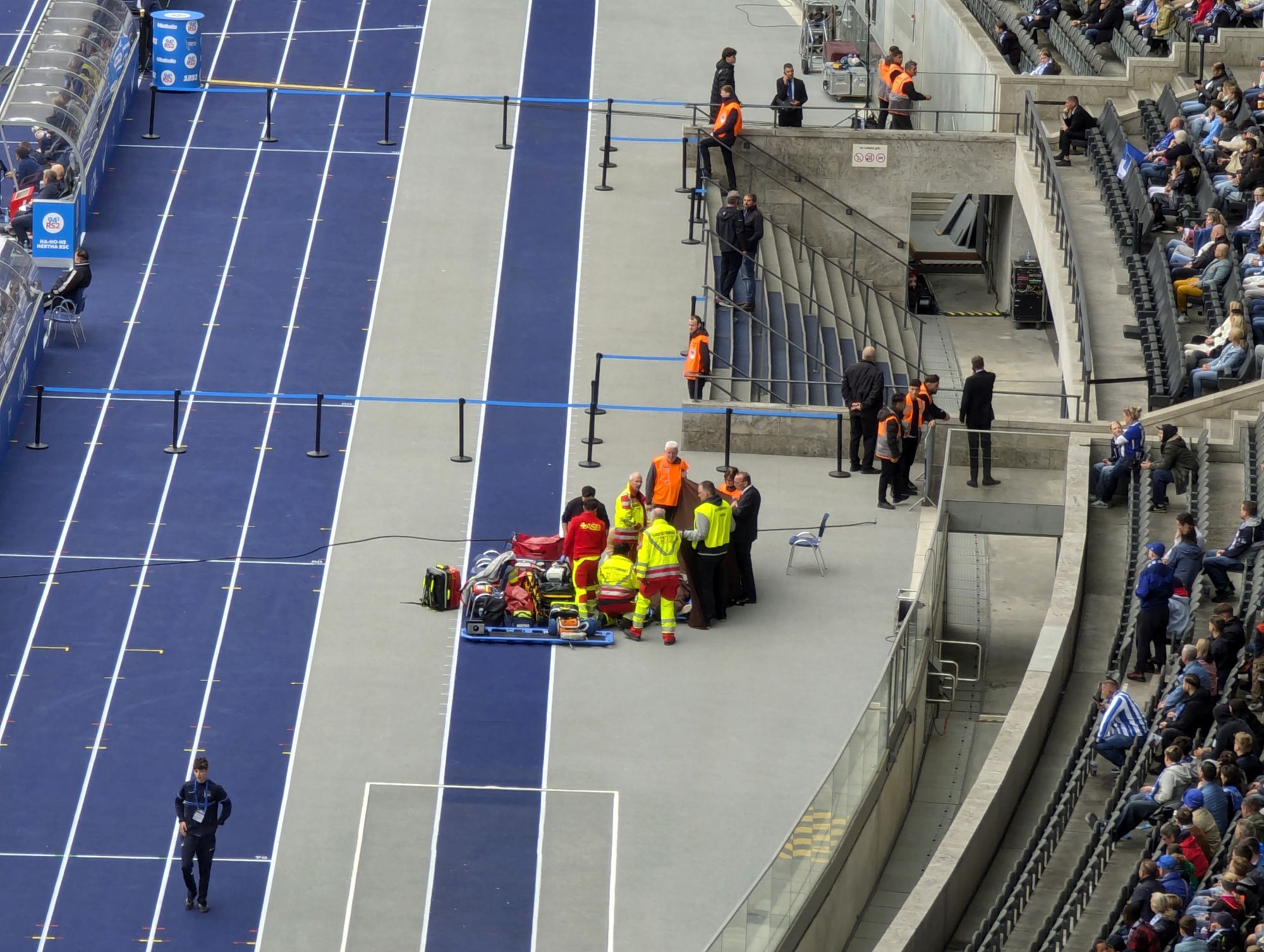 Hertha vs F95: Lange Unterbrechung nach der schlimmen Verletzung (Foto: FP)