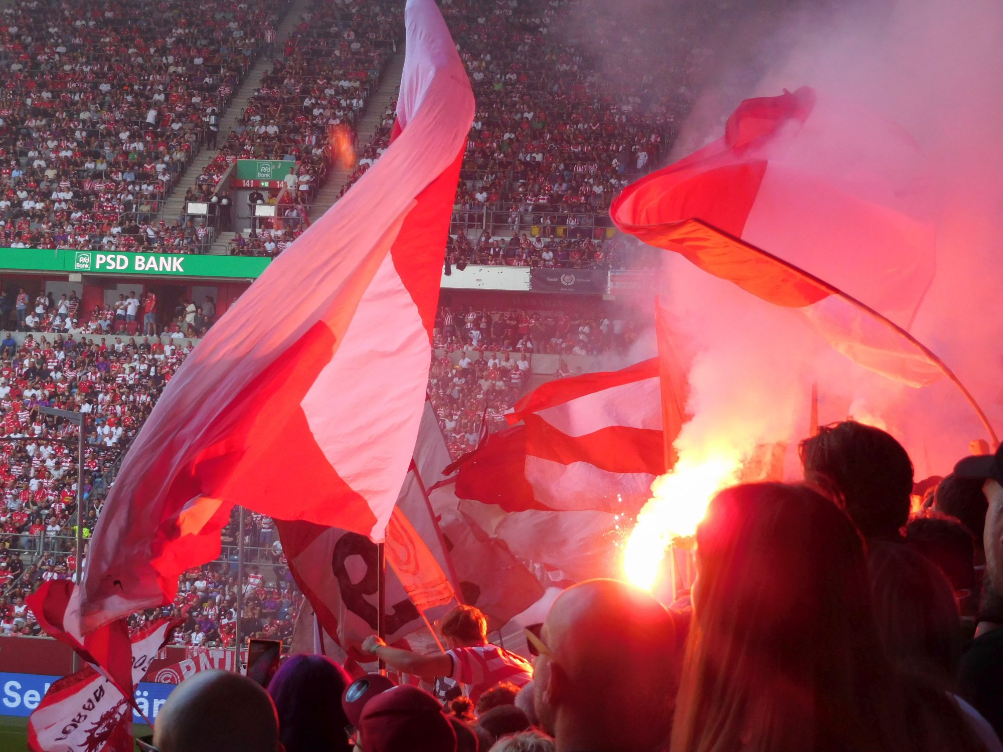 F95 vs Äff-Zeh: Bisschen Feuer auch auf unserer Süd (Foto: FP)