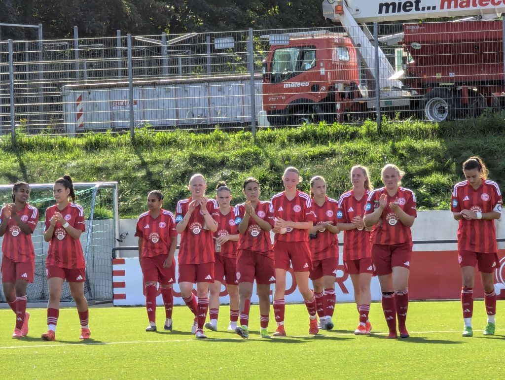 F95-Frauen vs TuSA 06 II: So seh'n Siegerinnen aus (Foto: FP)