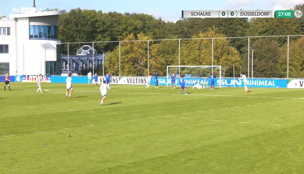 S04-U19 vs F95-U19: Das feine Tor zum 1:0 für Fortuna (Screenshot Sky)