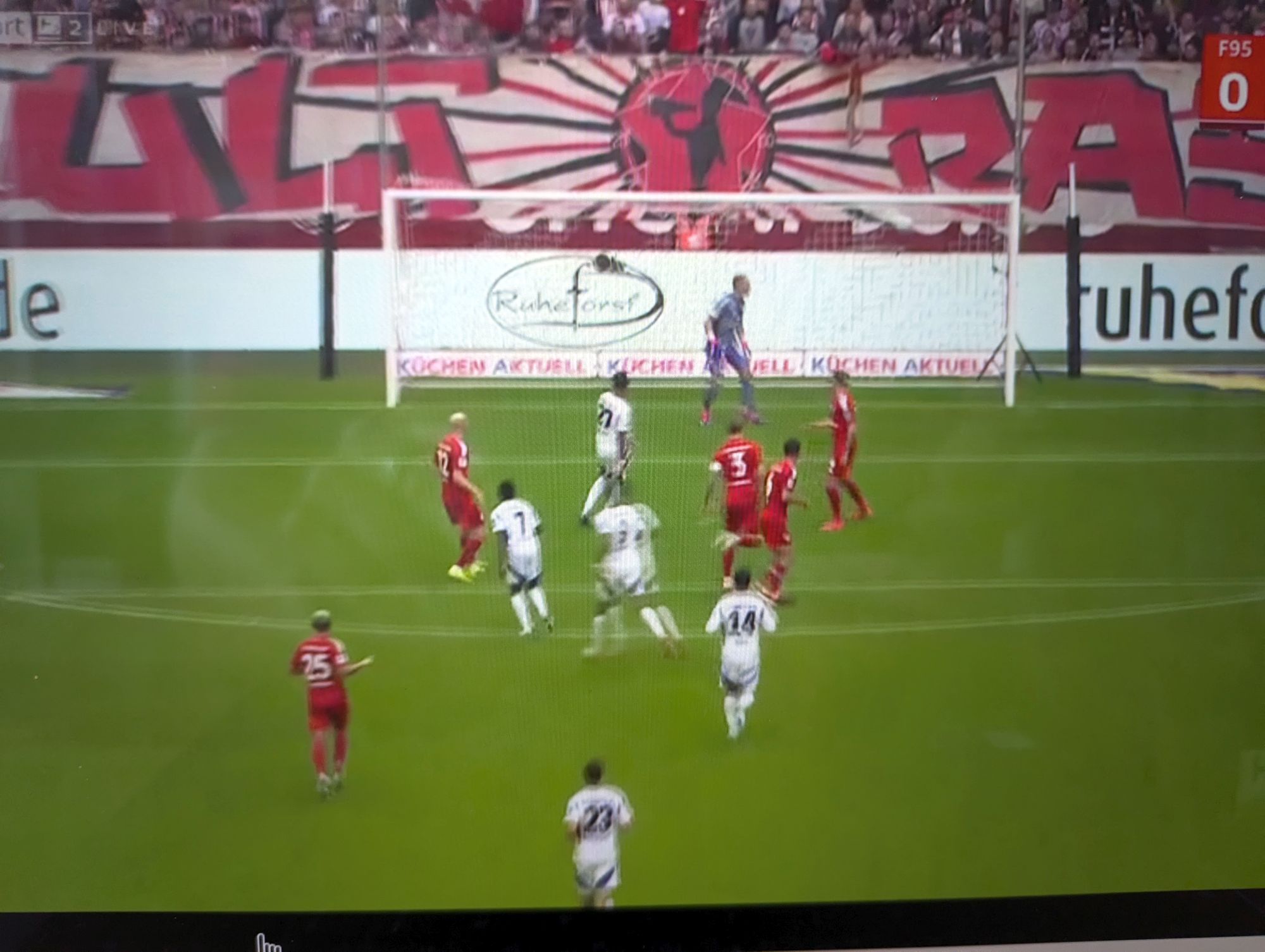 F95 vs HSV: Das Traumtor zum 0:1 (Screenshot Sky)