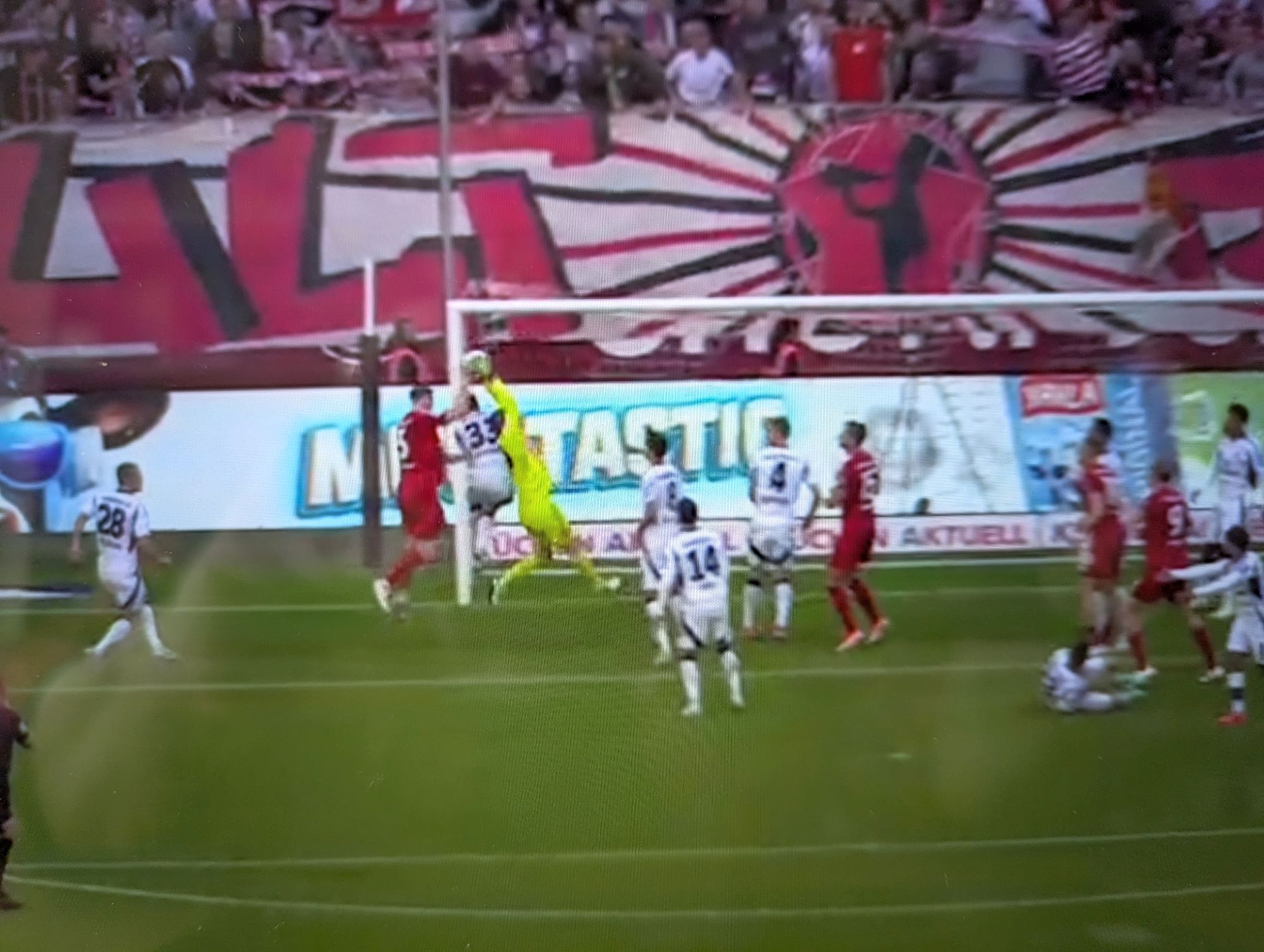 F95 vs HSV: Hoffmann macht den Maradona (Screenshot Sky)