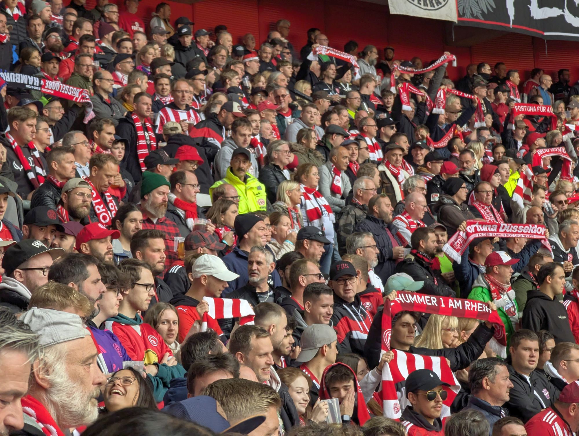 F95 vs HSV: Freudige Erwartung in der Kurve vor dem Anpfiff (Foto: FP)