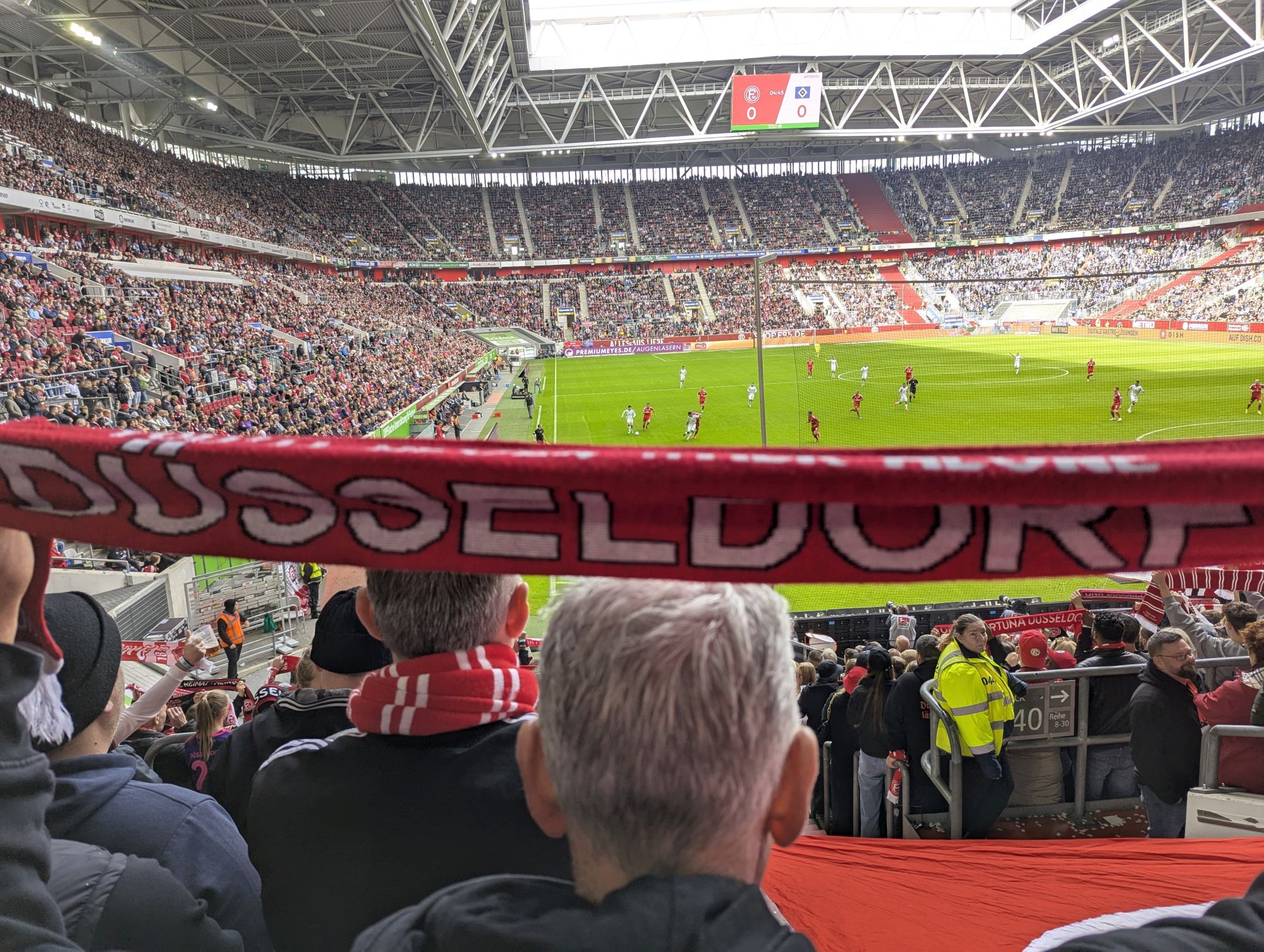 F95 vs HSV: Mit dem Schal überm Kopf (Foto: FP)