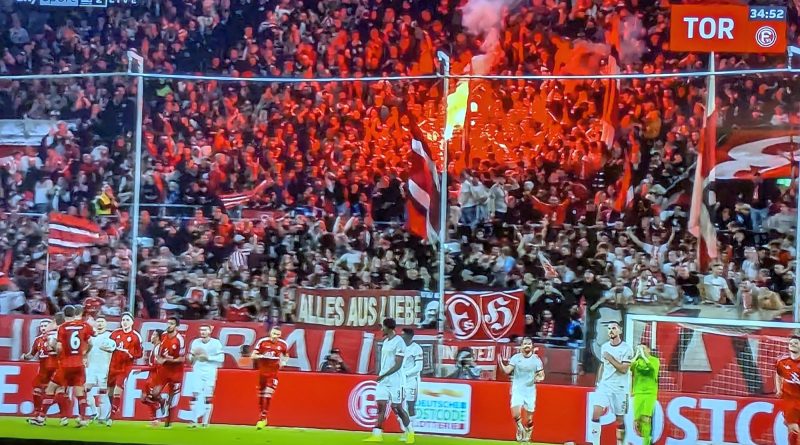 F95 vs K'lautern: Jubel nach dem Ausgleich (Screenshot Sky)