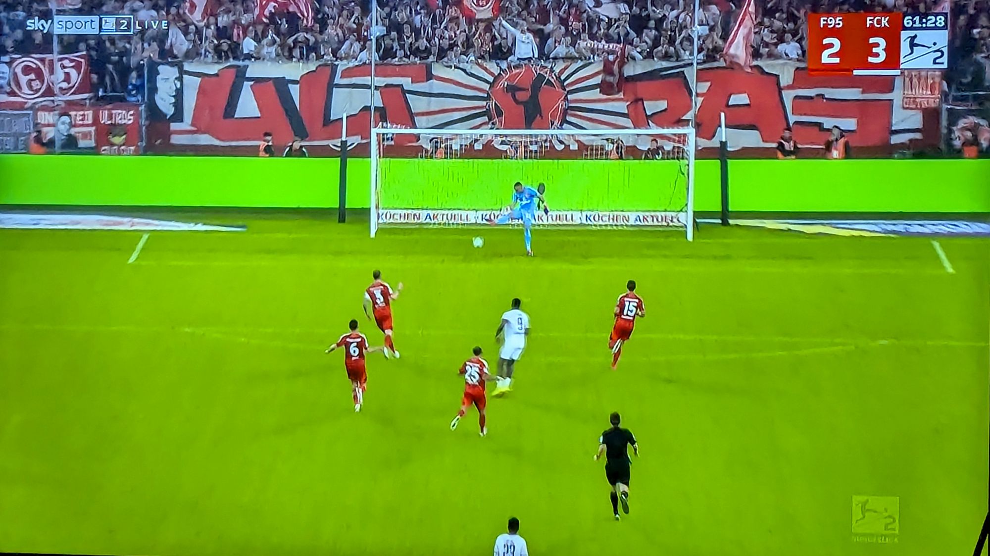 F95 vs K'lautern: Der Kastenmeier-Moment zum 2:3 (Screenshot Sky)