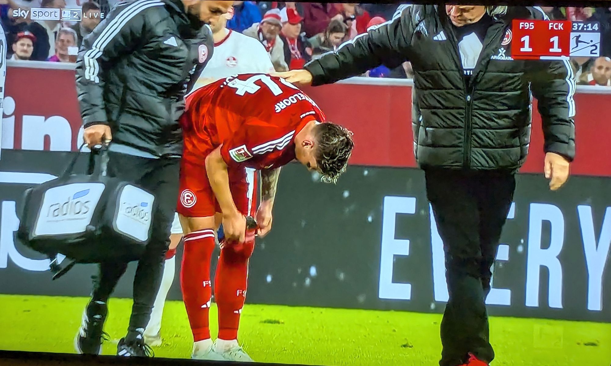 F95 vs K'lautern: Der arme Dawid Kownacki (Screenshot Sky)