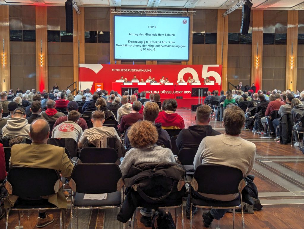 Über 500 Mitglieder bei der MV 2024 in der Stadthalle (Foto: FP)