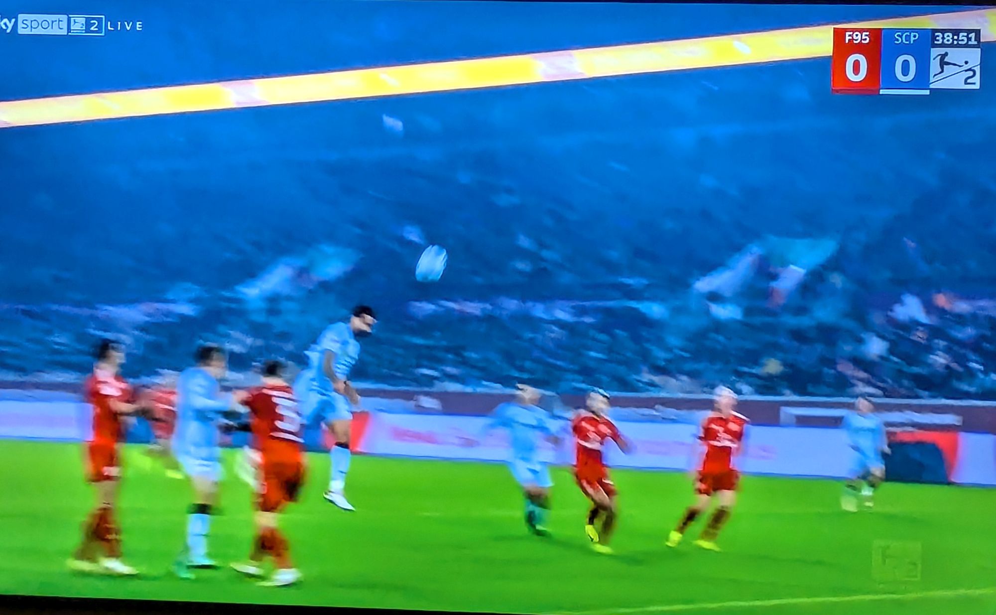 F95 vs Paderborn: Grimaldis Kopfball in der 39.  (Screenshot Sky)