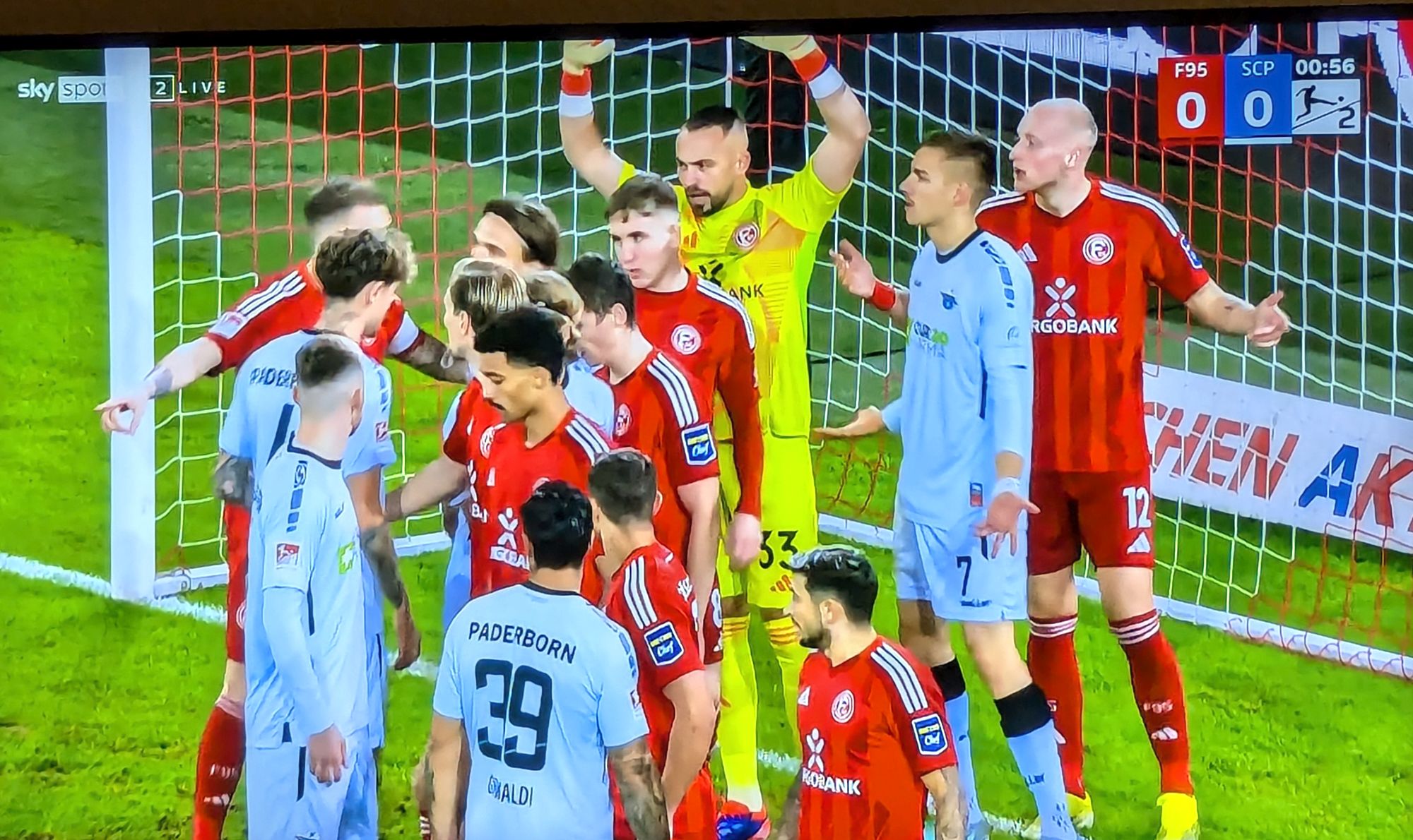 F95 vs Paderborn: Gefahr vor Flo Kastenmeier (Screenshot Sky)